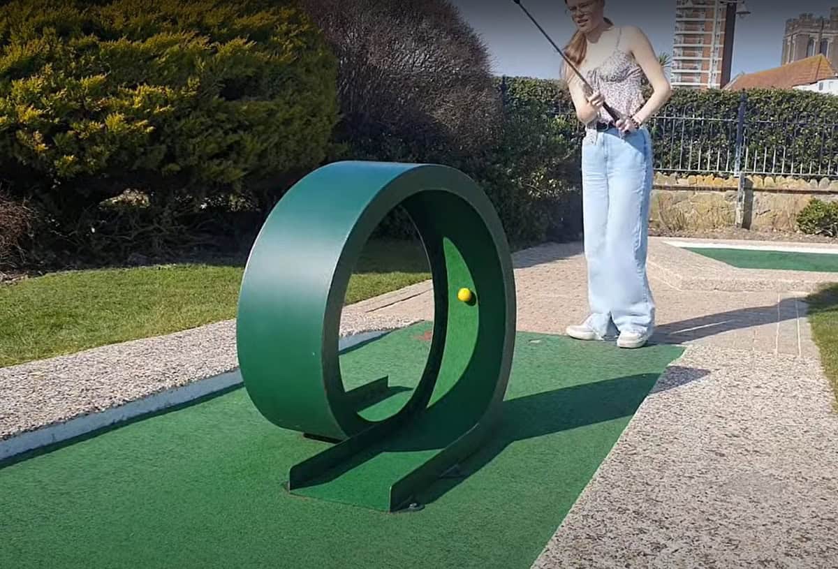 Crazy Golf Loop the Loop